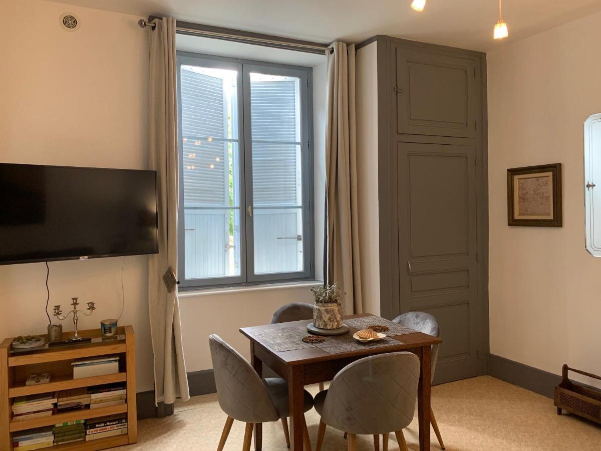 La Cour Pavee, T2 Lumineux, Cosy, Confort 55 M2 Saint-Léonard-de-Noblat Exterior photo