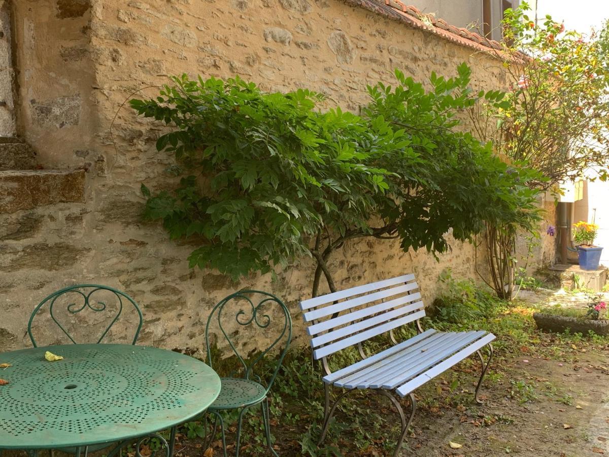 La Cour Pavee, T2 Lumineux, Cosy, Confort 55 M2 Saint-Léonard-de-Noblat Exterior photo